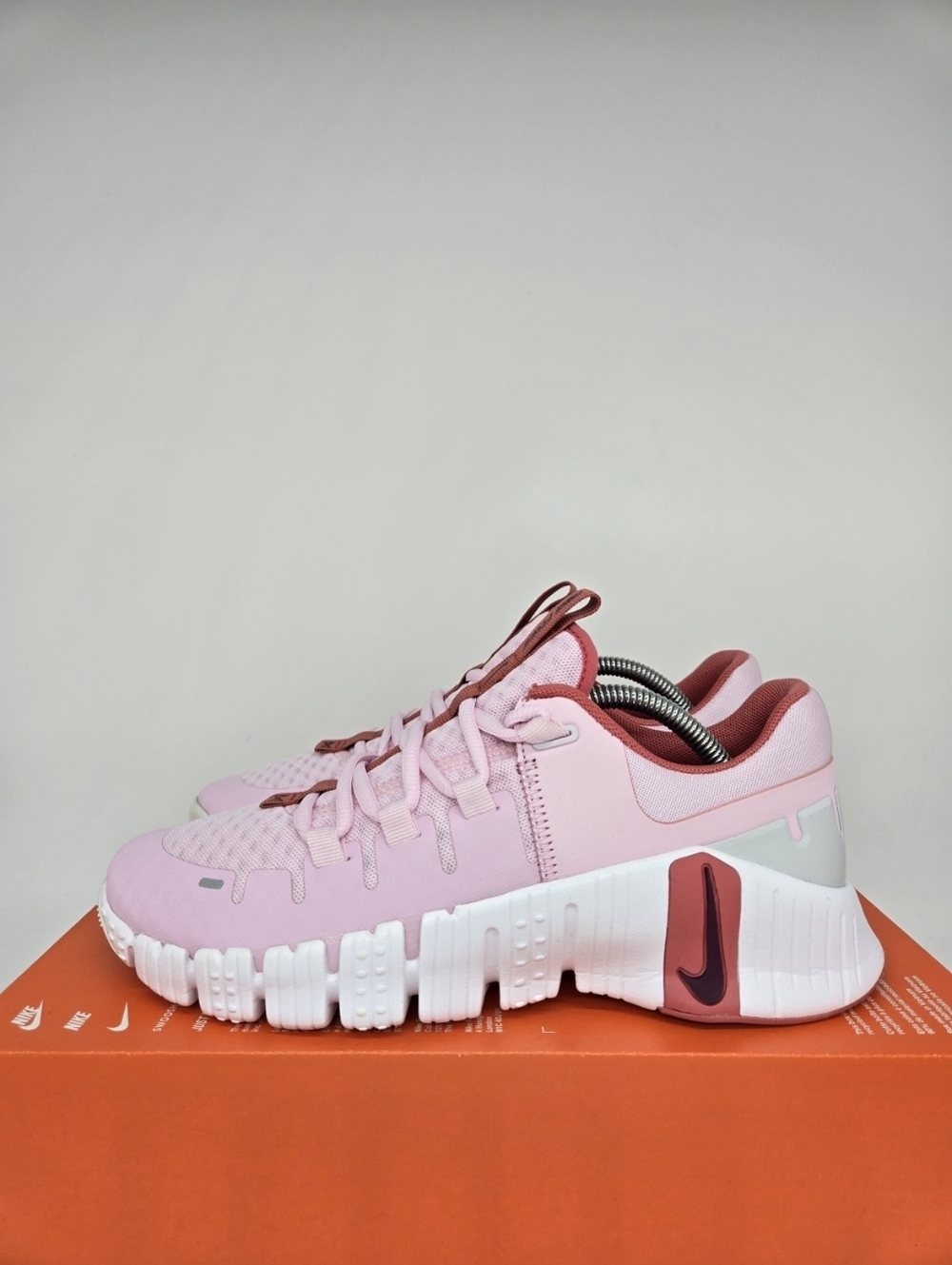 Nike Women's Free Metcon 5 Premium Pink Foam Women's Workout Shoes Size 7